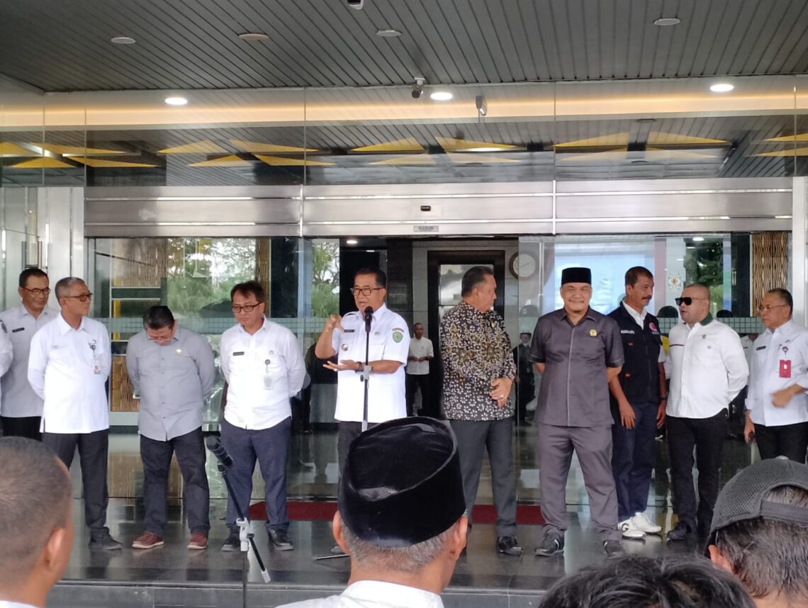 Pemprov Hibahkan Alat Kesehatan untuk Masyarakat, Penjabat Gubernur Kaltim Salurkan 52 Ambulans Expanders