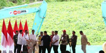 Didampingi Kepala Otorita IKN dan PJ Gubernur Akmal Malik,Presiden Jokowi Melakukan Peresmian Pembangunan Kantor OIKN