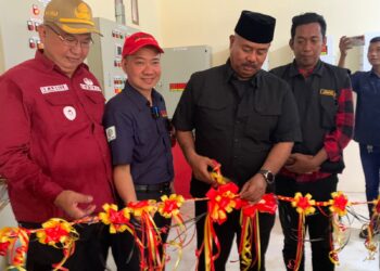 Bupati Kutai Kartanegara Resmikan PLTS Bank Sampah Kersik, Dorong Masyarakat Adopsi Energi Terbarukan