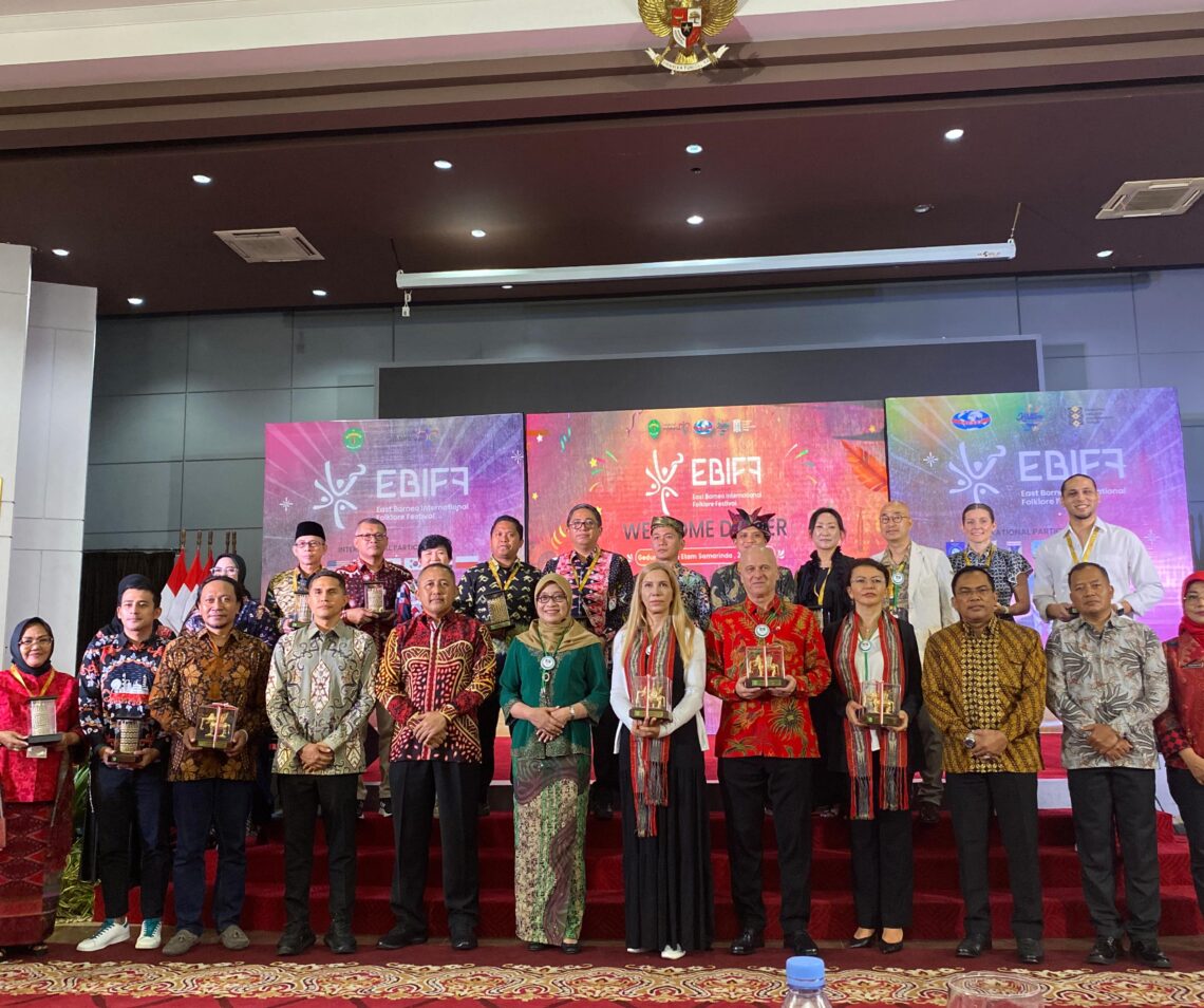East Borneo International Folklore Festival Yang Pertama di Kaltim Resmi Dibuka