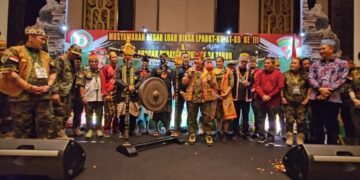 Hasil Mubeslub di Bali Vendi Meru  Nahkodai Laskar Pemuda Adat Dayat Se Kalimantan