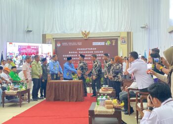 Ratusan Simpatisan Iringi Pendaftaran Rudy-Seno ke KPU Kaltim 