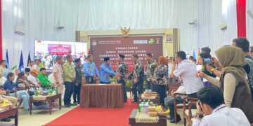 Ratusan Simpatisan Iringi Pendaftaran Rudy-Seno ke KPU Kaltim 