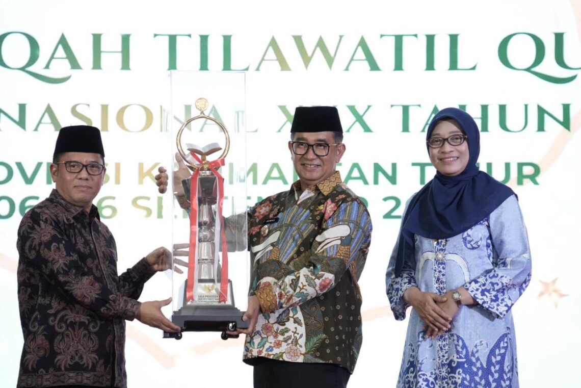 Pemprov Kalimantan Timur Menyambut Kafilah MTQN 2024 di Malam Ta’aruf 