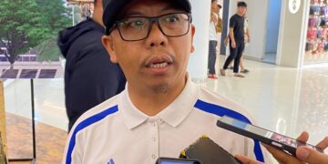 Dispora Kaltim Dukung Pembinaan Bola Voli Lewat Pembagian Bola Gratis untuk Klub-klub Lokal
