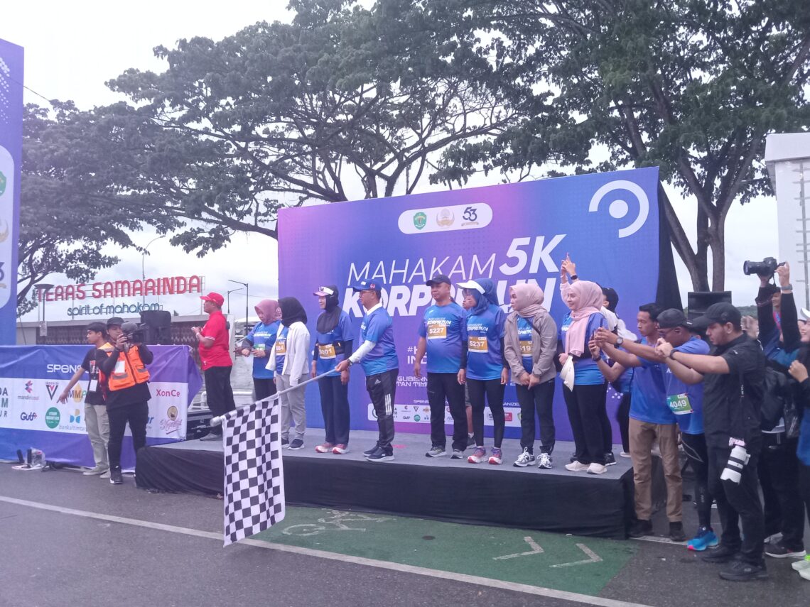 Sekretaris DPRD Kaltim Ikut Serta Meriahkan Mahakam Korpri Run 2024