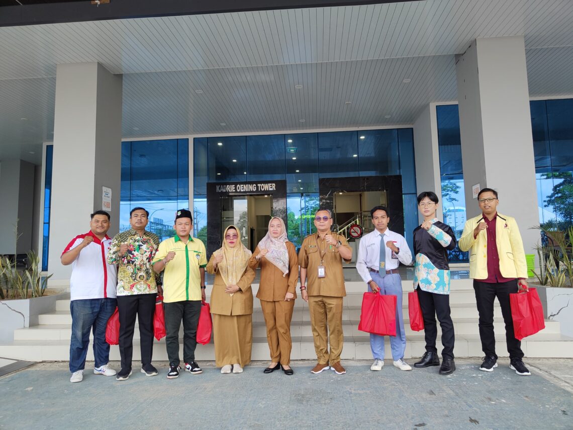 Dispora Kaltim Salurkan Bantuan ATK untuk Mendukung Aktivitas Organisasi Kepemudaan