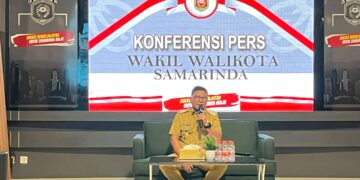 Gelar Konferensi Pers, Wakil Wali Kota Samarinda Tegaskan Komitmen terhadap Pembangunan dan Pelayanan Publik