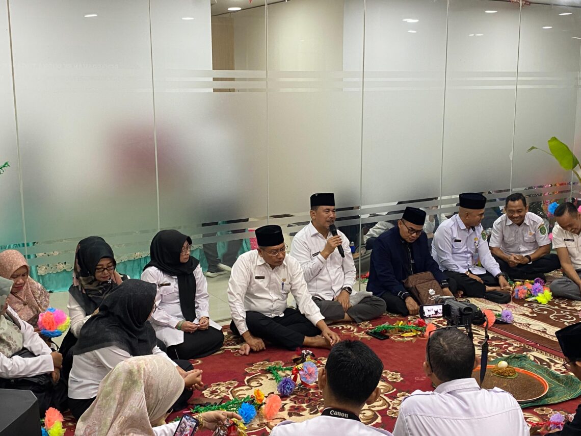 Purna Tugas, Sekda Kukar Apresiasi Dedikasi Hj. A. Hendrete di Pemerintahan