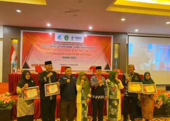 Diarpus Kukar Beri Penghargaan Pengelolaan Kearsipan Terbaik, Marangkayu Juara Ketiga