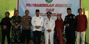 Edi Damansyah Lantik Pj Kades Makarti, Aris Bintoro Janji Jalankan Tugas dengan Baik