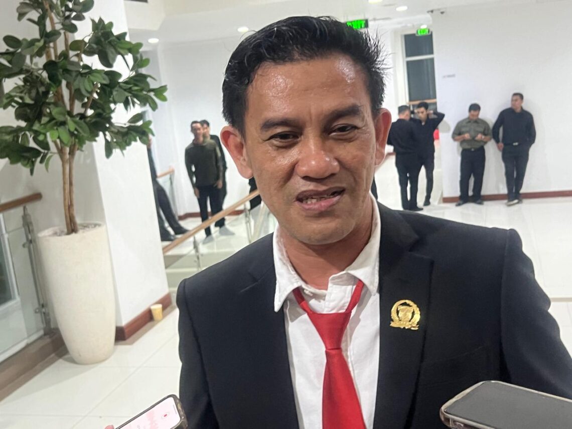 Sinar Alam Soroti Masalah Air Bersih dan Penerangan Jalan di Loa Janan Ilir