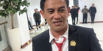 Sinar Alam Soroti Masalah Air Bersih dan Penerangan Jalan di Loa Janan Ilir