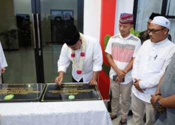 Bupati Edi Resmikan Kantor Desa Loa Raya