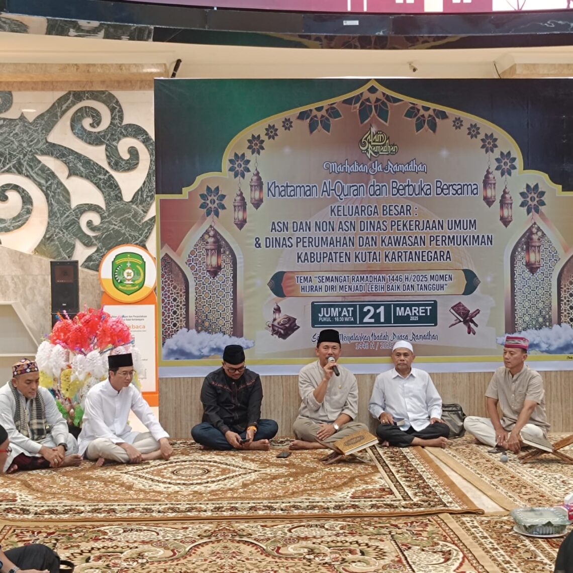 Sekda Sunggono Hadiri Acara Khataman Al Qur’an dan Buka Puasa Bersama di Dinas PU Kukar
