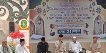 Sekda Sunggono Hadiri Acara Khataman Al Qur’an dan Buka Puasa Bersama di Dinas PU Kukar