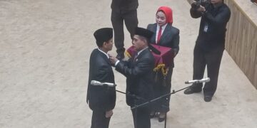 Yakob Pangendongan Resmi dilantik sebagai Anggota DPRD Samarinda.