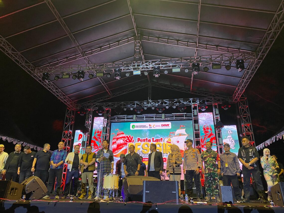 Ribuan Warga Meriahkan Penutupan Pesta Laut Pesisir Nusantara 2025