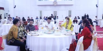 Tasyakuran Gelar Doktor, Gubernur Harum, Ilmu Harus Diamalkan dan Dibagikan