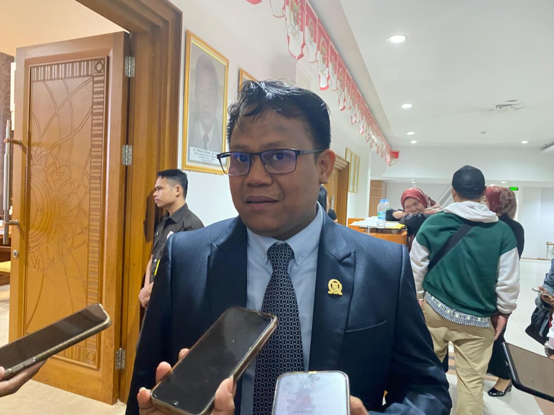 Ketua Komisi I DPRD Samarinda Soroti Minimnya Penerangan Jalan, Desak Pemkot Lakukan Perbaikan