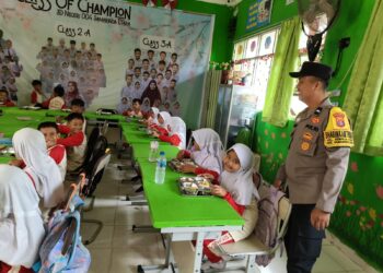 Polsek Samarinda Kota Gelar Gerakan Pangan Murah, 2 Ton Beras SPHP Disalurkan ke Warga Kelurahan Pelabuhan