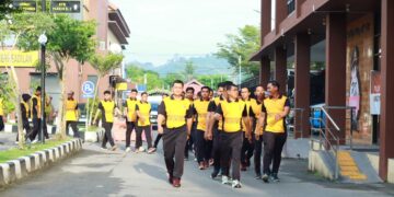 Jaga Kebugaran Tubuh, Polresta Samarinda Laksanakan Kegiatan Olahraga Jalan Sehat