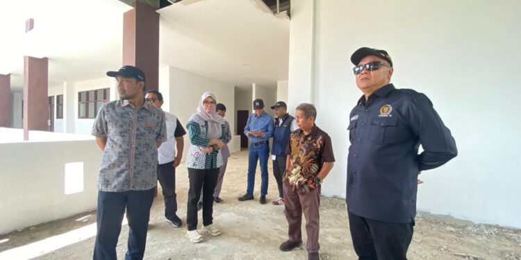 Pansus LKPJ DPRD Samarinda Tinjau Tiga Sekolah, Proyek Belum Rampung Jadi Sorotan