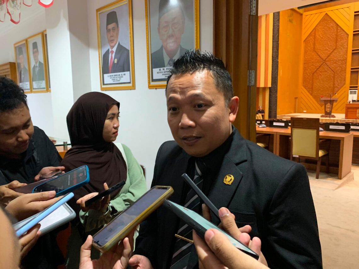 Deni Hakim Anwar Dorong Peningkatan Pencahayaan Stadion Segiri untuk Laga Internasional