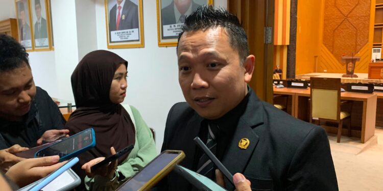 Deni Hakim Anwar Dorong Peningkatan Pencahayaan Stadion Segiri untuk Laga Internasional