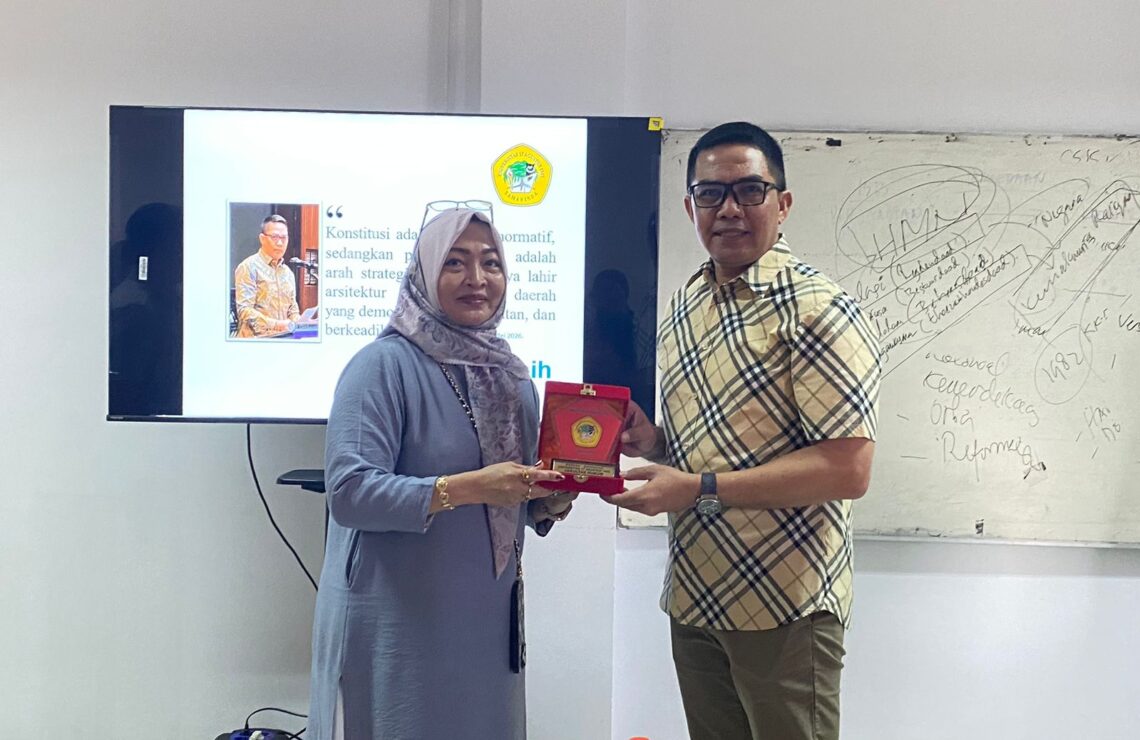 Bahas Otonomi dan Tata Kelola Daerah, Andi Harun Isi Kuliah Magister Hukum Untag