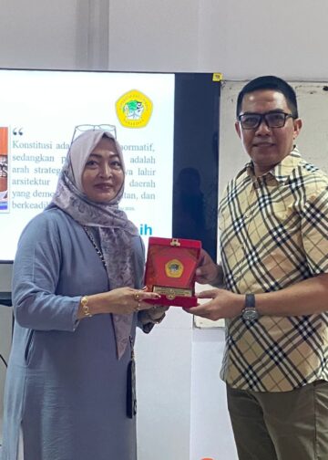 Bahas Otonomi dan Tata Kelola Daerah, Andi Harun Isi Kuliah Magister Hukum Untag