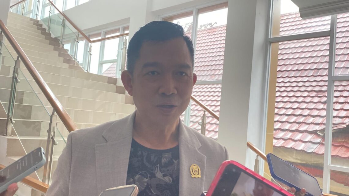 Viktor Yuan Soroti Pengelolaan Parkir Mie Gacoan, Minta Warga Lokal Diberi Ruang dan Pembinaan