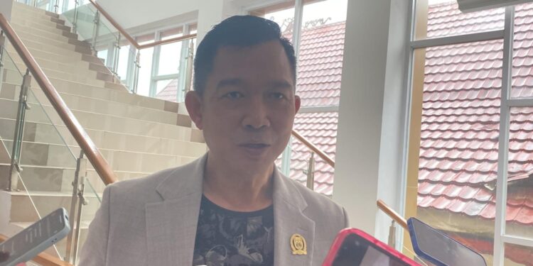 Viktor Yuan Soroti Pengelolaan Parkir Mie Gacoan, Minta Warga Lokal Diberi Ruang dan Pembinaan