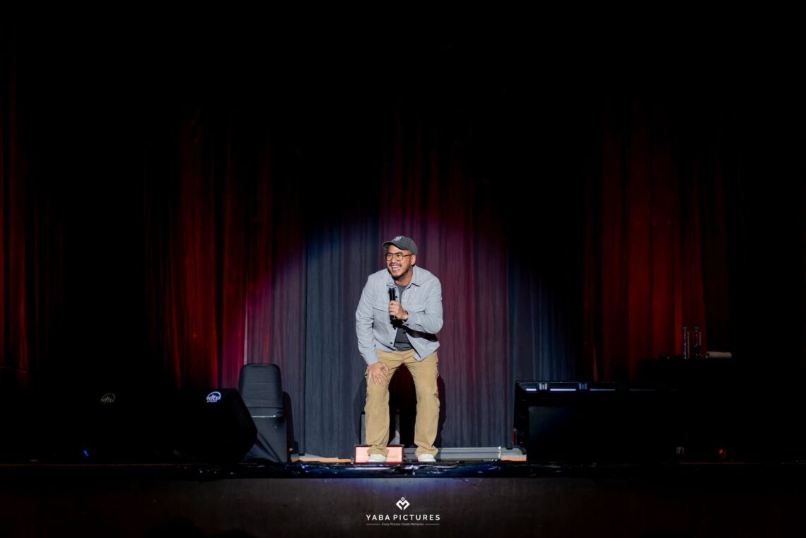 Stand Up Pandji Pragiwaksono Sukses di Samarinda, Bahas Rudy Mas’ud di ‘Kaltim Paradox’ Bikin Penonton bertanya tanya