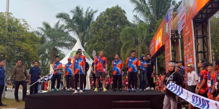 Ardiansyah Sulaiman Buka Bupati Running Fest 2026, Ribuan Pelari Siap Taklukkan Rute Kutim