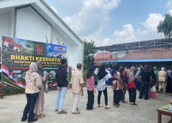 Antusias Warga Ikuti Bakti Kesehatan HUT TNI, Camat Sangatta Utara Dorong Pemeriksaan Rutin
