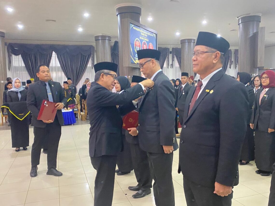 512 ASN Kutim Terima Satyalencana, Bupati Tekankan Pengabdian dan Regenerasi
