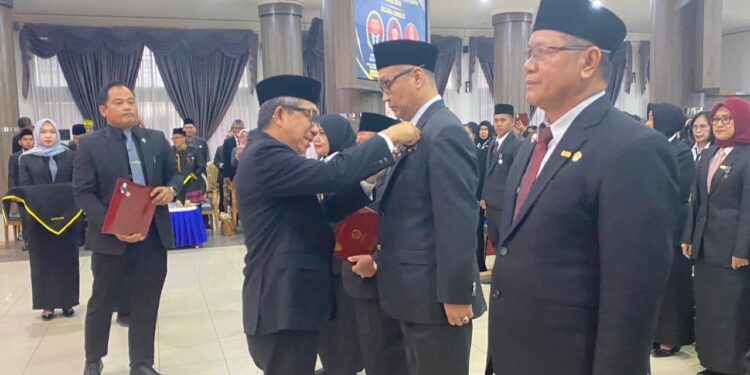 512 ASN Kutim Terima Satyalencana, Bupati Tekankan Pengabdian dan Regenerasi